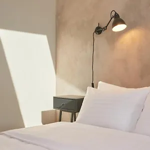 κάντε κράτηση εδώ