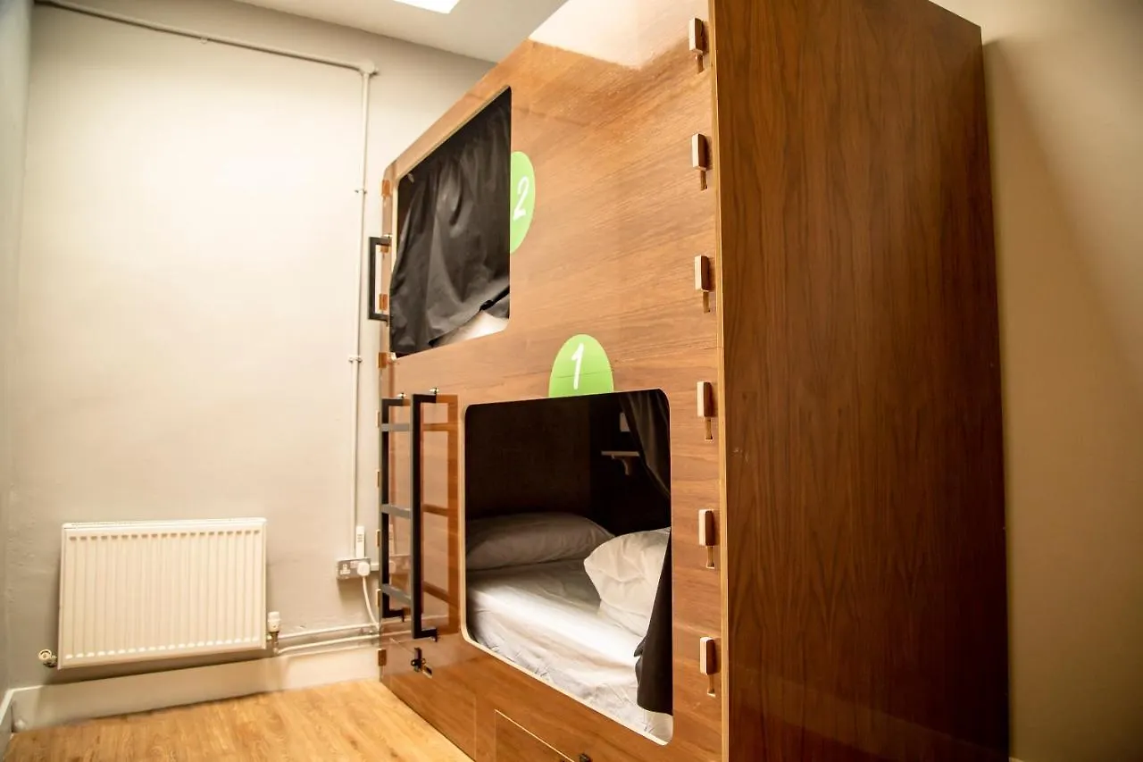 Leevin Hostel Mountjoy Dublin 0*,